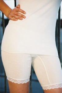 Шерстяные шорты из ангоры женские удлиненные